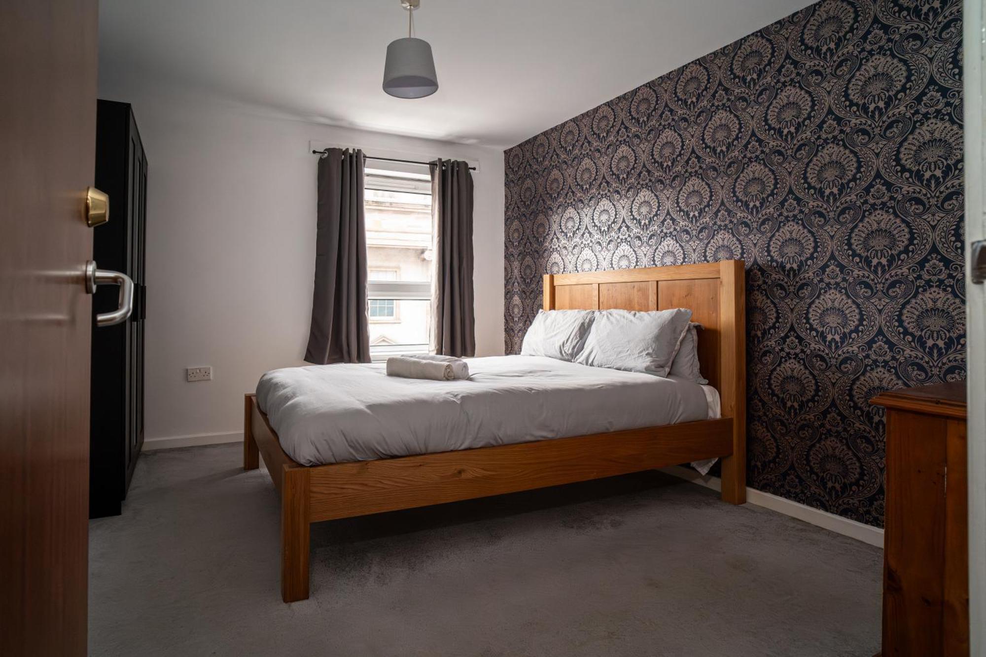 Central Apartment In Belfast City Centre - Sleeps 5 People Экстерьер фото